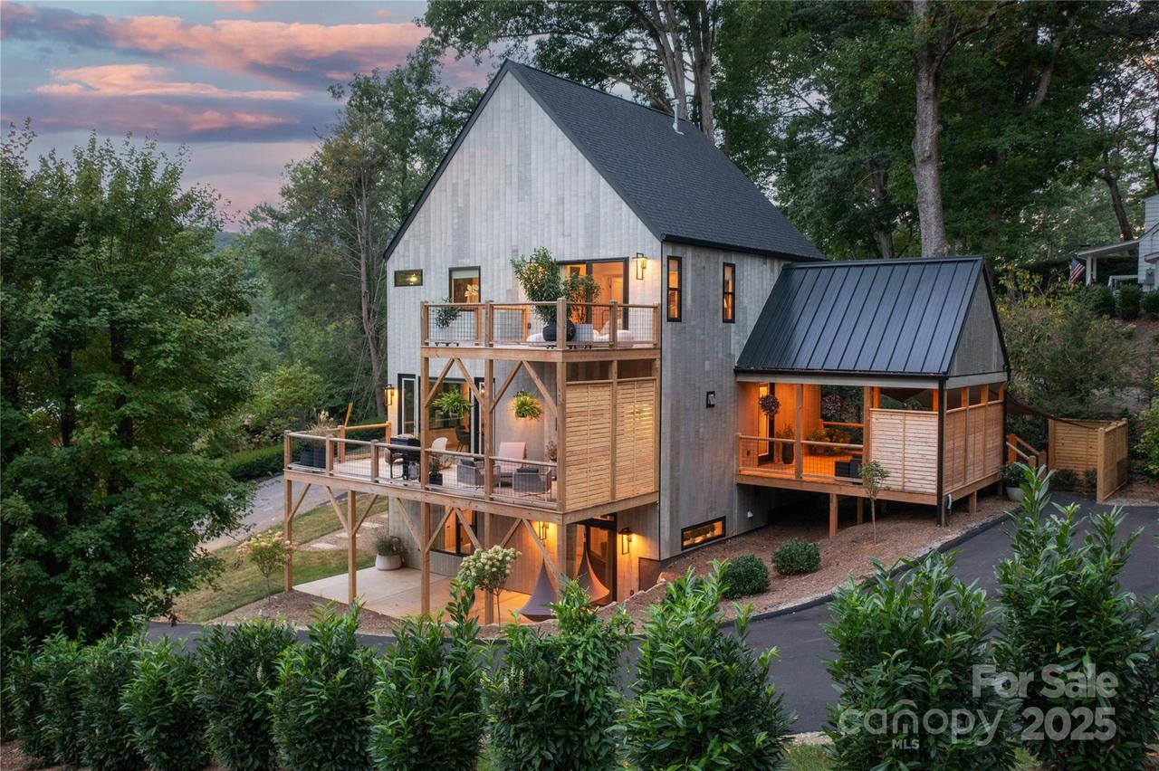 171 Surrey Rd., Waynesville, NC 28786