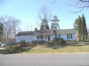 6917 Forest Manor Dr., Denver, NC 28037