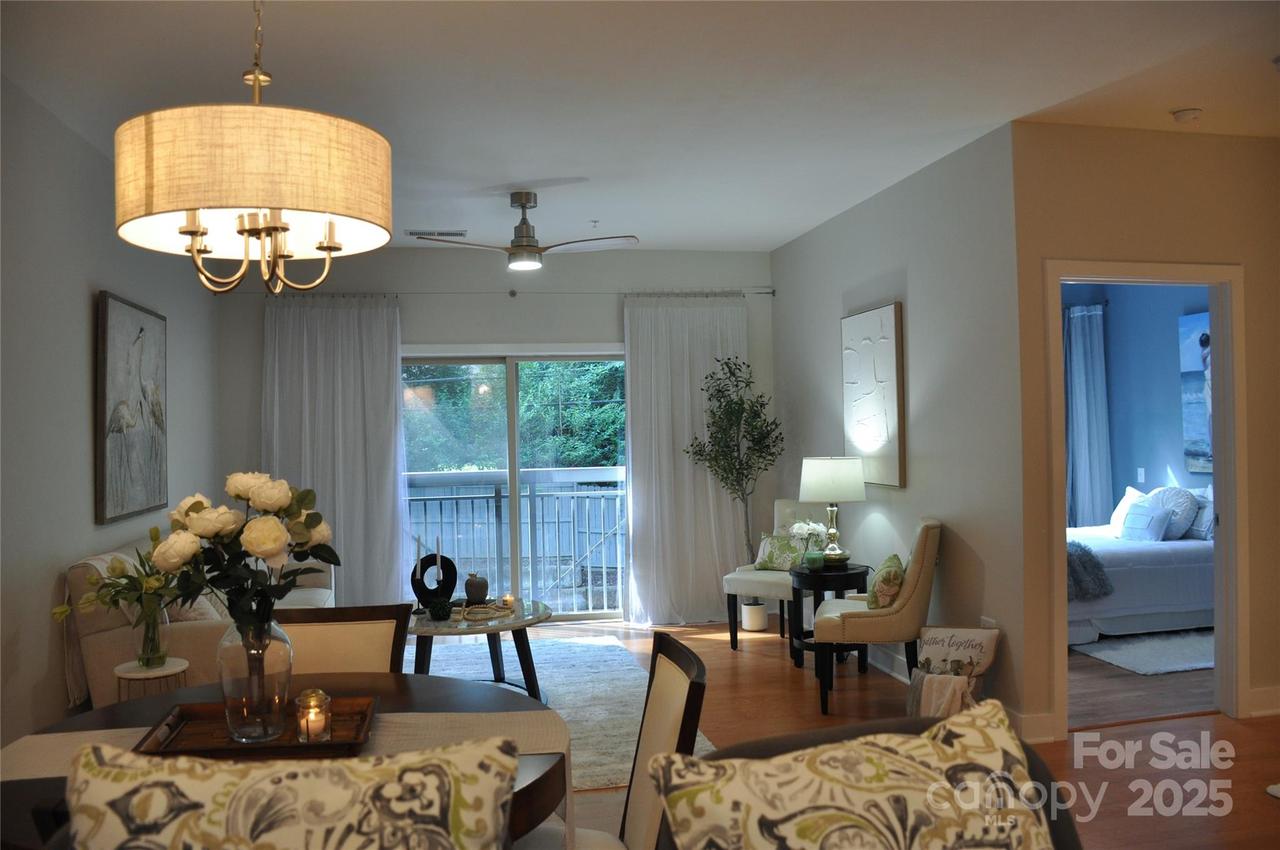 630 Calvert St. #1110, Charlotte, NC 28208