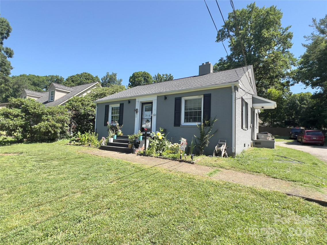 316 Sharon Ave., Lenoir, NC 28645