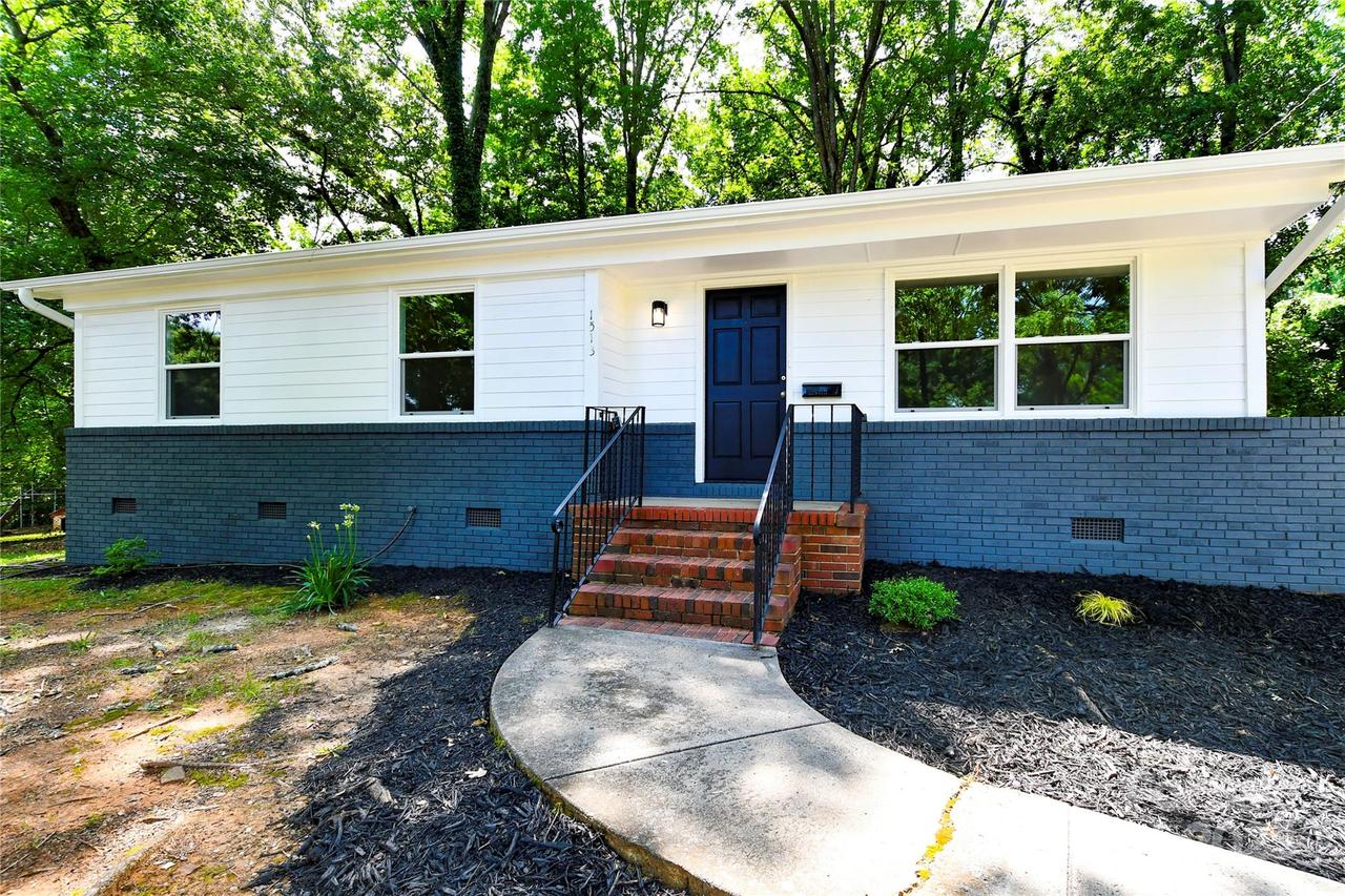 1513 Greenview Pl., Charlotte, NC 28208