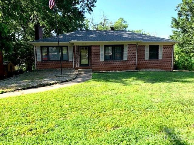 209 8th Ave., Hickory, NC 28601