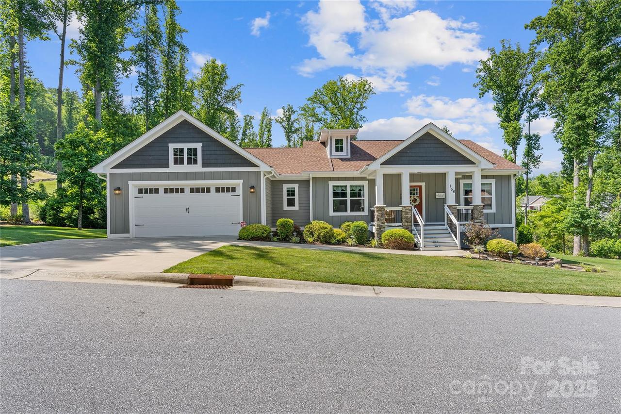 156 Olivet Ln., Fletcher, NC 28732