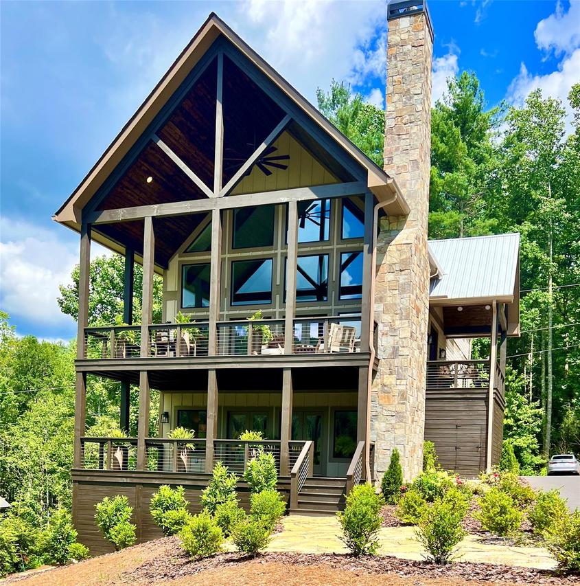207 Comanche Rd., Cullowhee, NC 28723