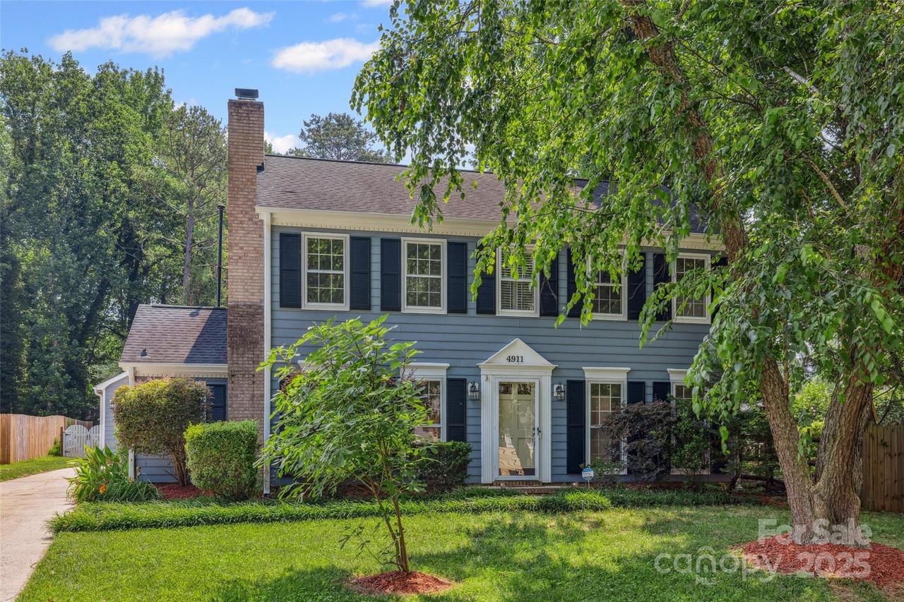 4911 Rivergreen Ln., Charlotte, NC 28227