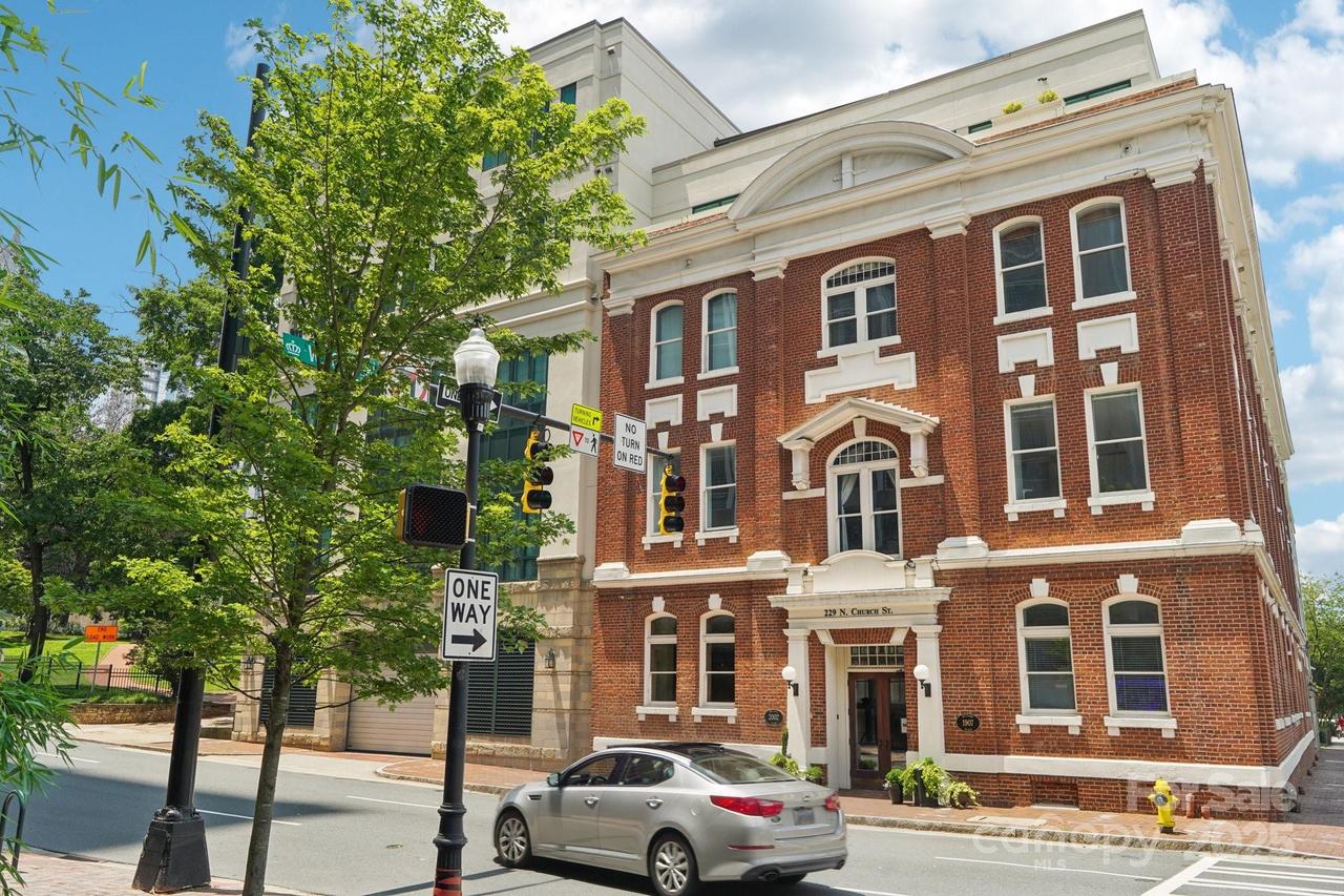 229 N Church St. #401, Charlotte, NC 28202