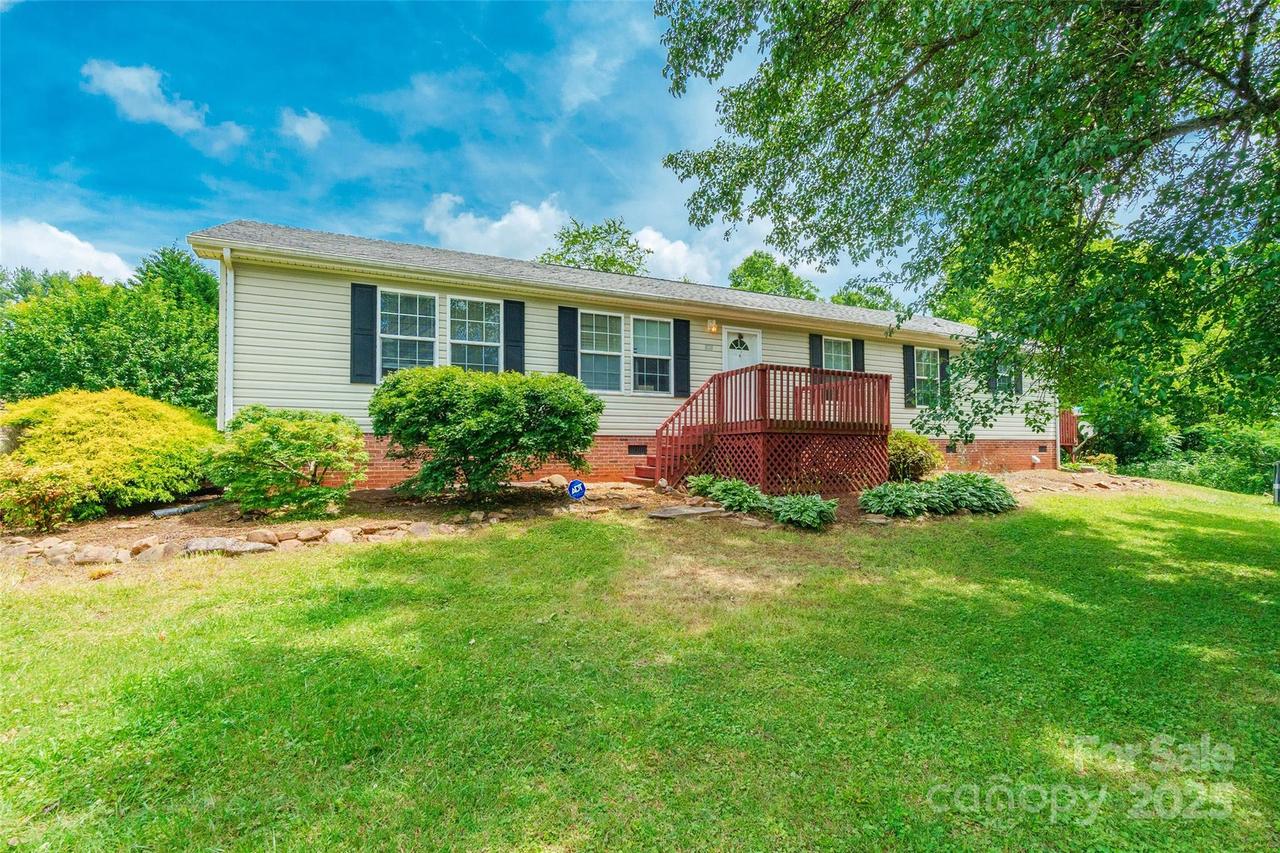 1828 Pine Hollow Pl., Hudson, NC 28638
