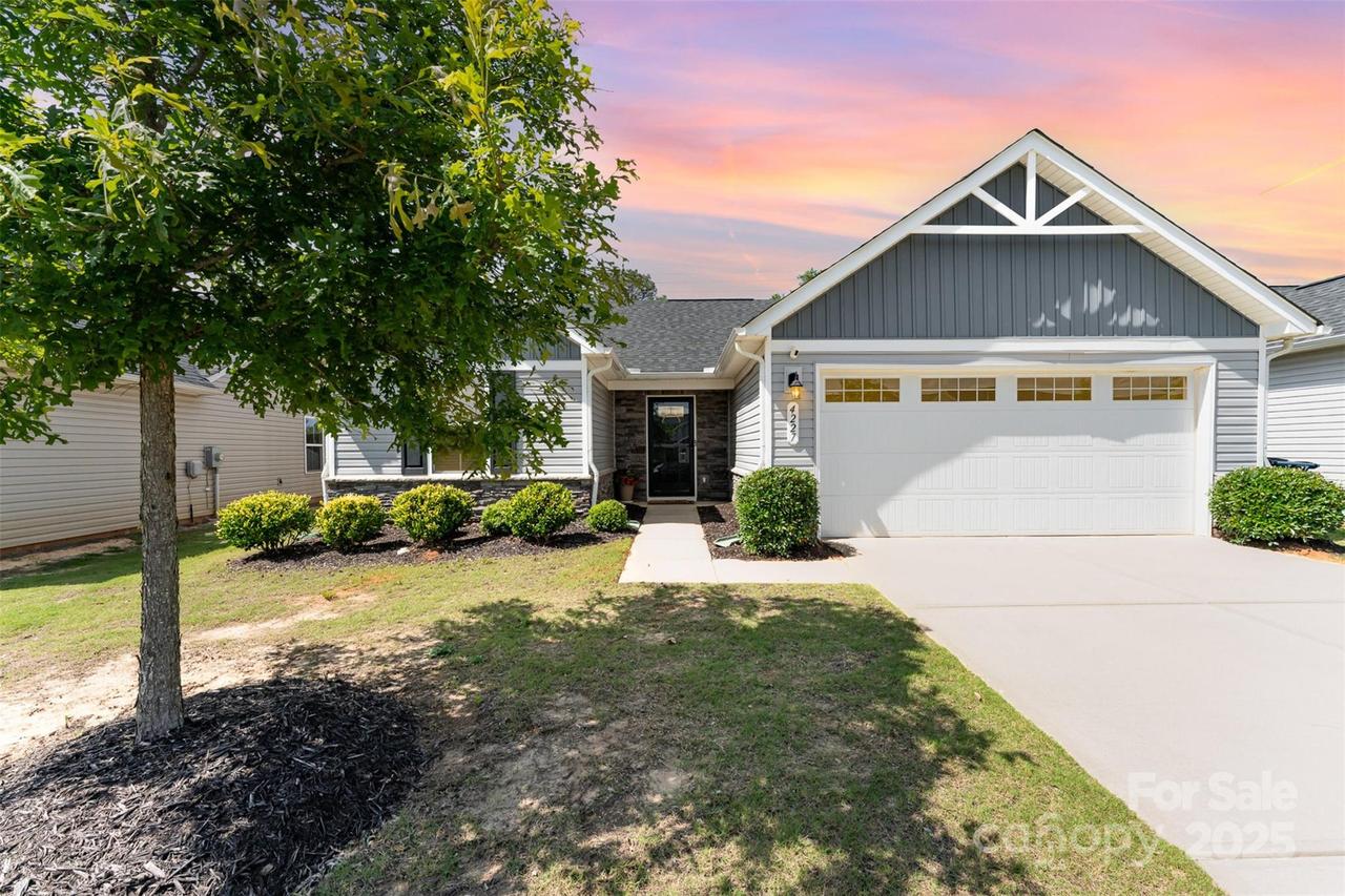 4227 Mackinnon Dr., Charlotte, NC 28214