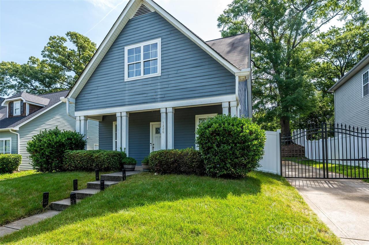 1226 Rising Oak Dr., Charlotte, NC 28206