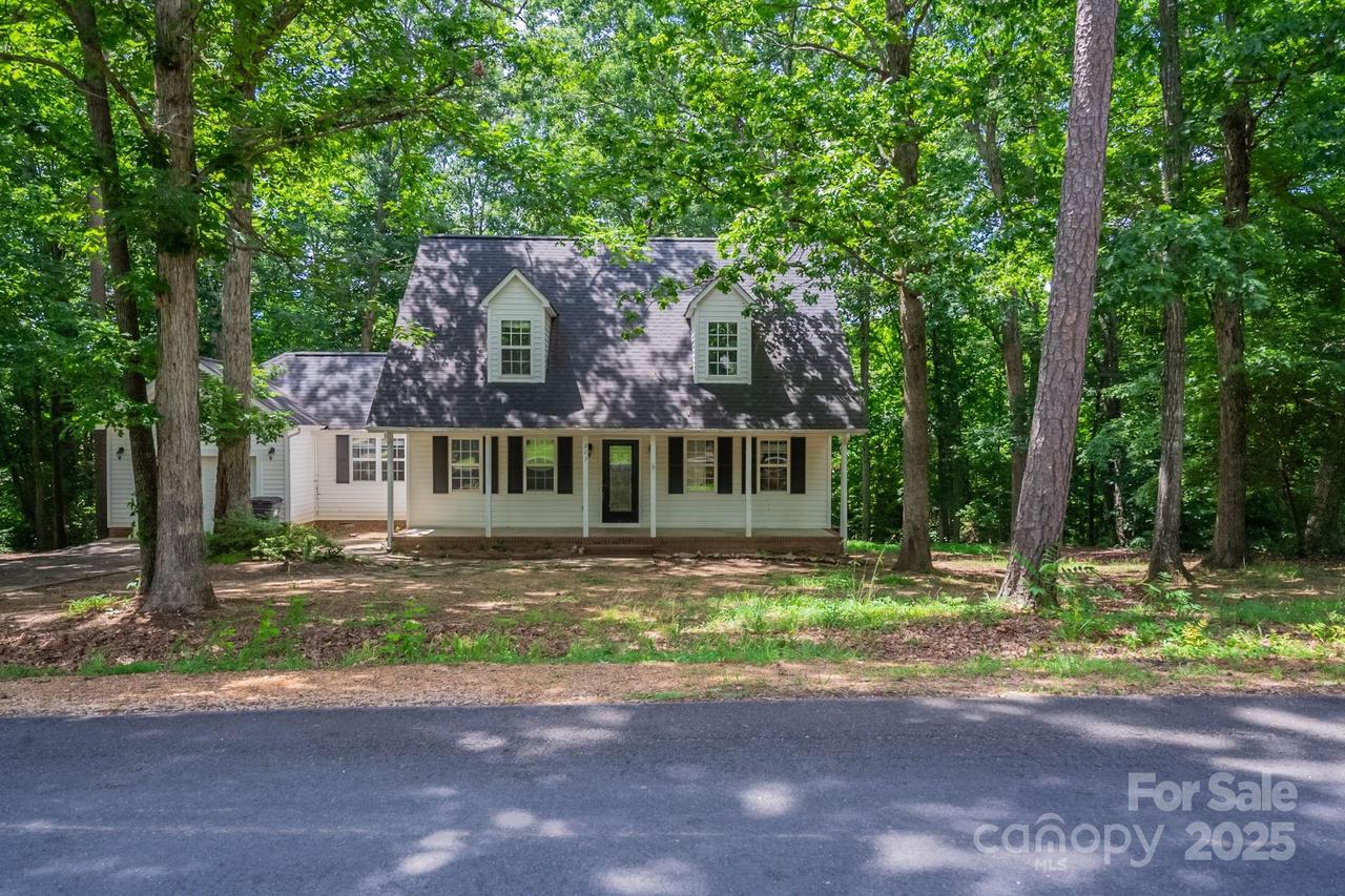 203 Hickory Wood Dr., Kannapolis, NC 28083