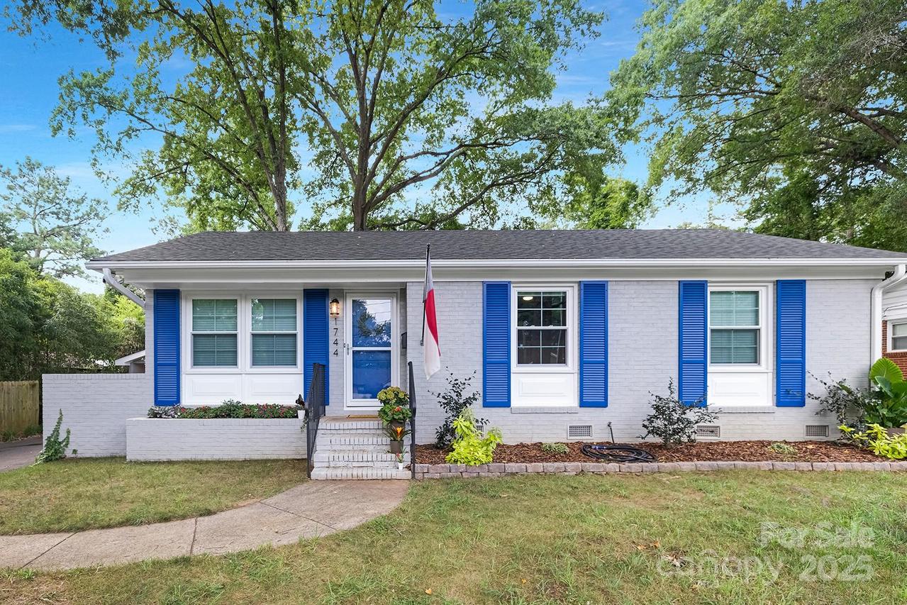 1744 Emerywood Dr., Charlotte, NC 28210