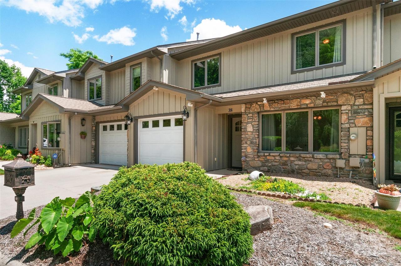 38 Live View Ln., Clyde, NC 28721
