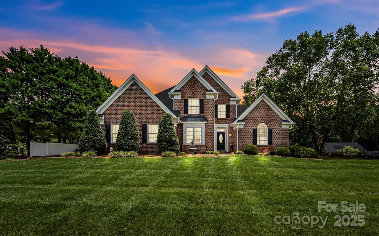 1236 James Farm Rd., Hickory, NC 28602
