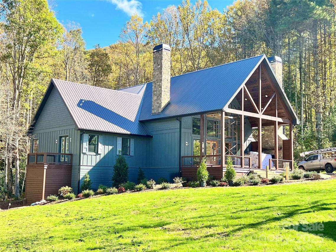 159 Comanche Rd., Cullowhee, NC 28723