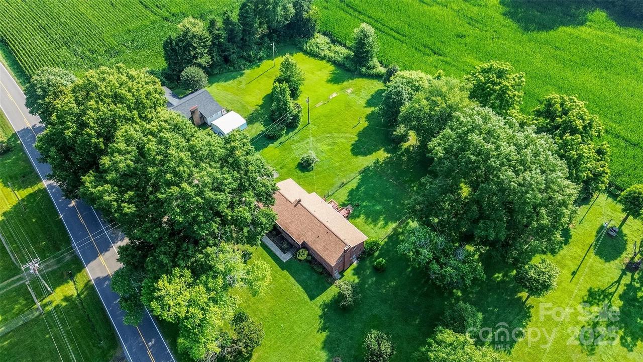 615 Bell Farm Rd., Statesville, NC 28625