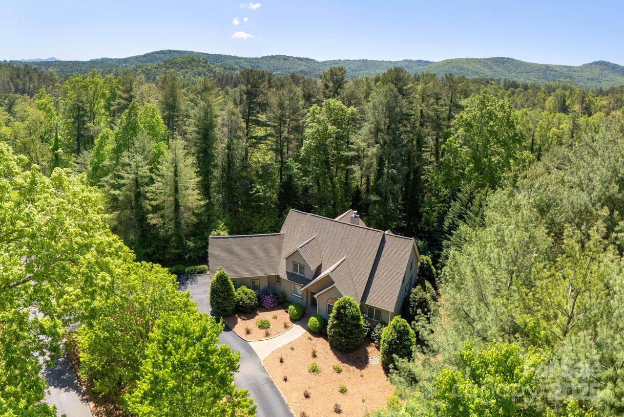 110 and 140 Fox Chase Dr., Hendersonville, NC 28739