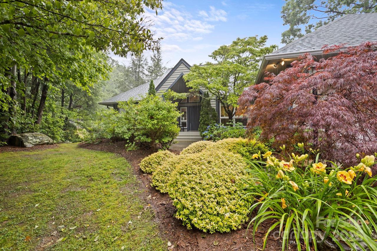 168 Overlook Dr., Flat Rock, NC 28731