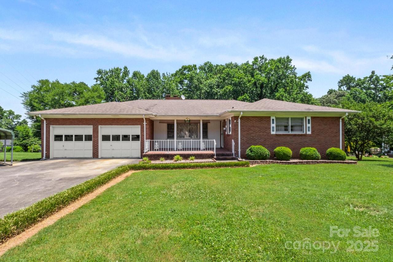 128 Howie St., Mount Holly, NC 28120