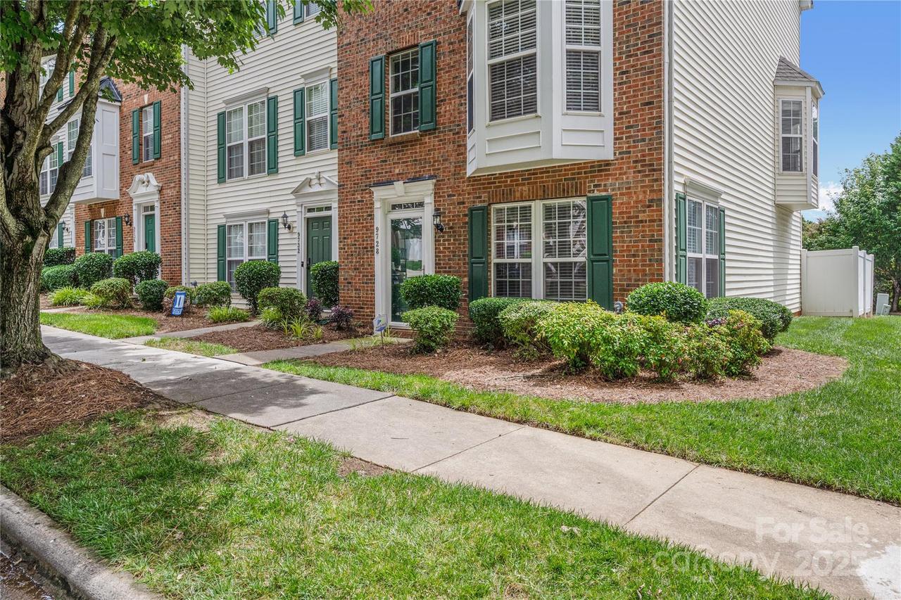 9728 Blossom Hill Dr., Huntersville, NC 28078