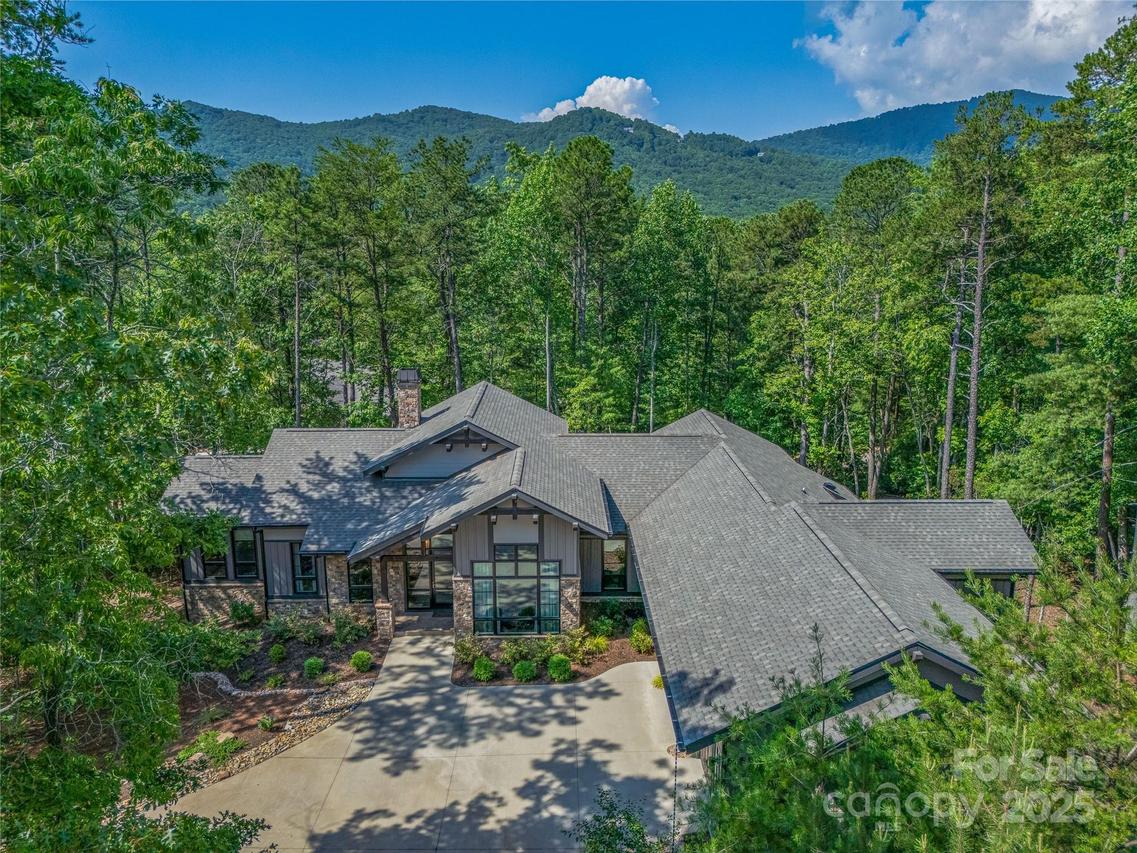 3 Nestlewood Dr., Arden, NC 28704