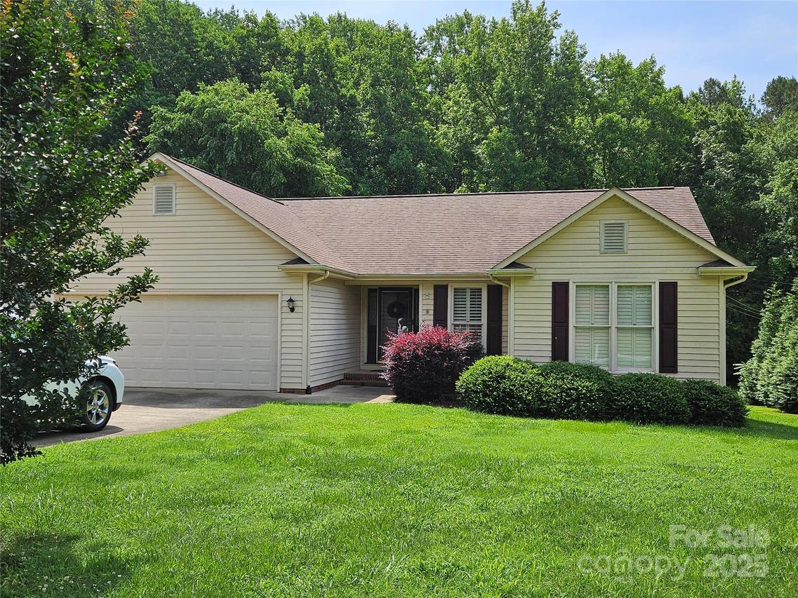 217 Rock Creek Dr., Lincolnton, NC 28092
