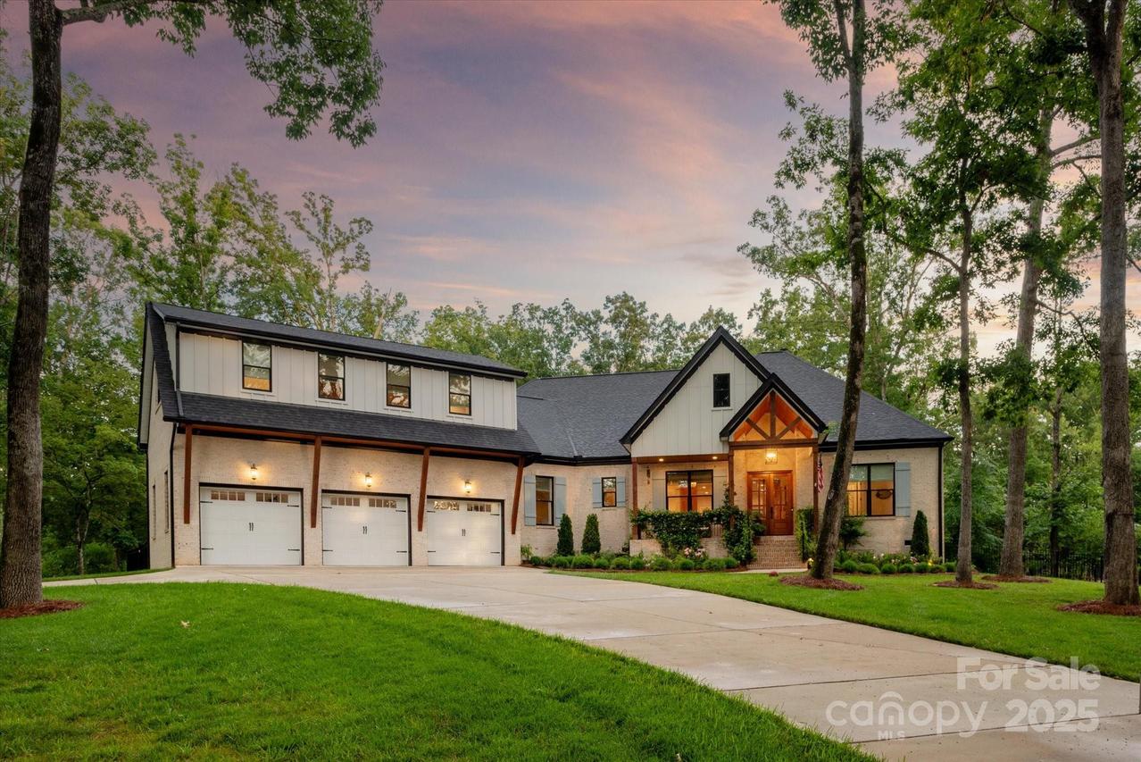 2705 Ski Trail Ln., Waxhaw, NC 28173