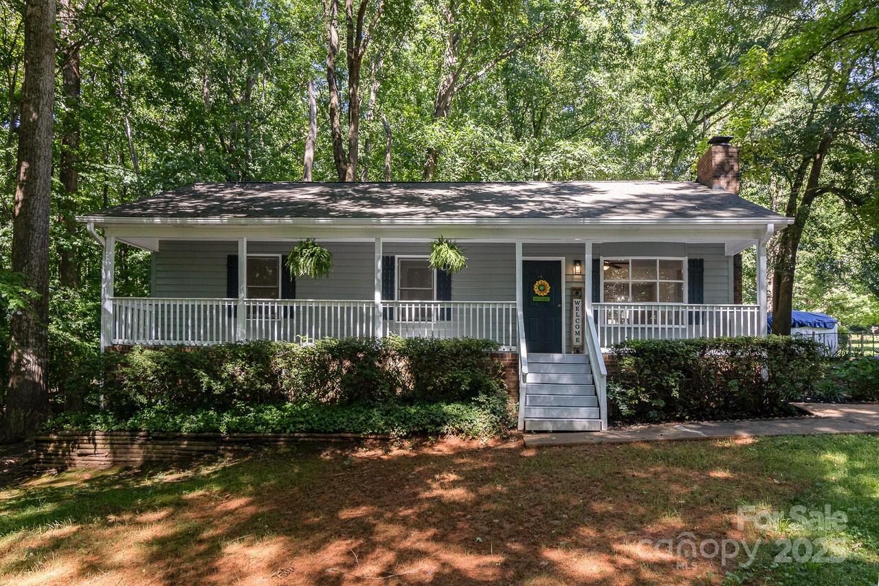 1118 Brookwood Dr., Stanley, NC 28164