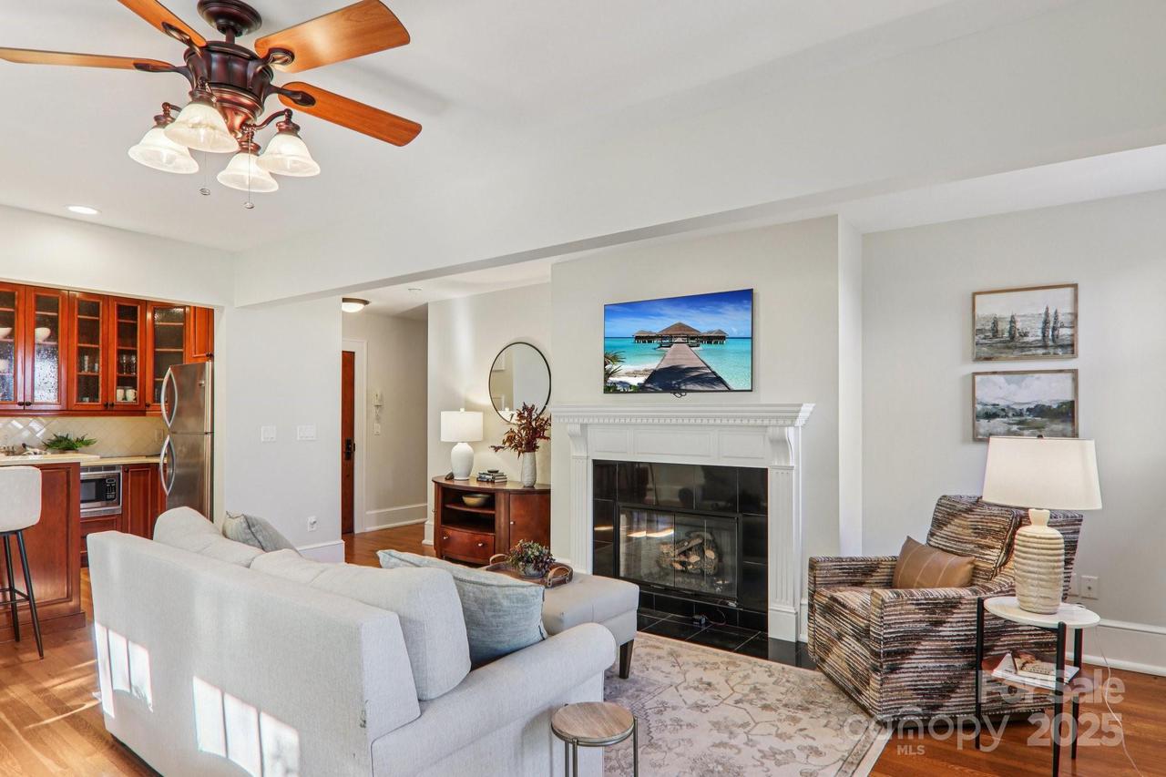 203 6th Ave. #2A, Hendersonville, NC 28739