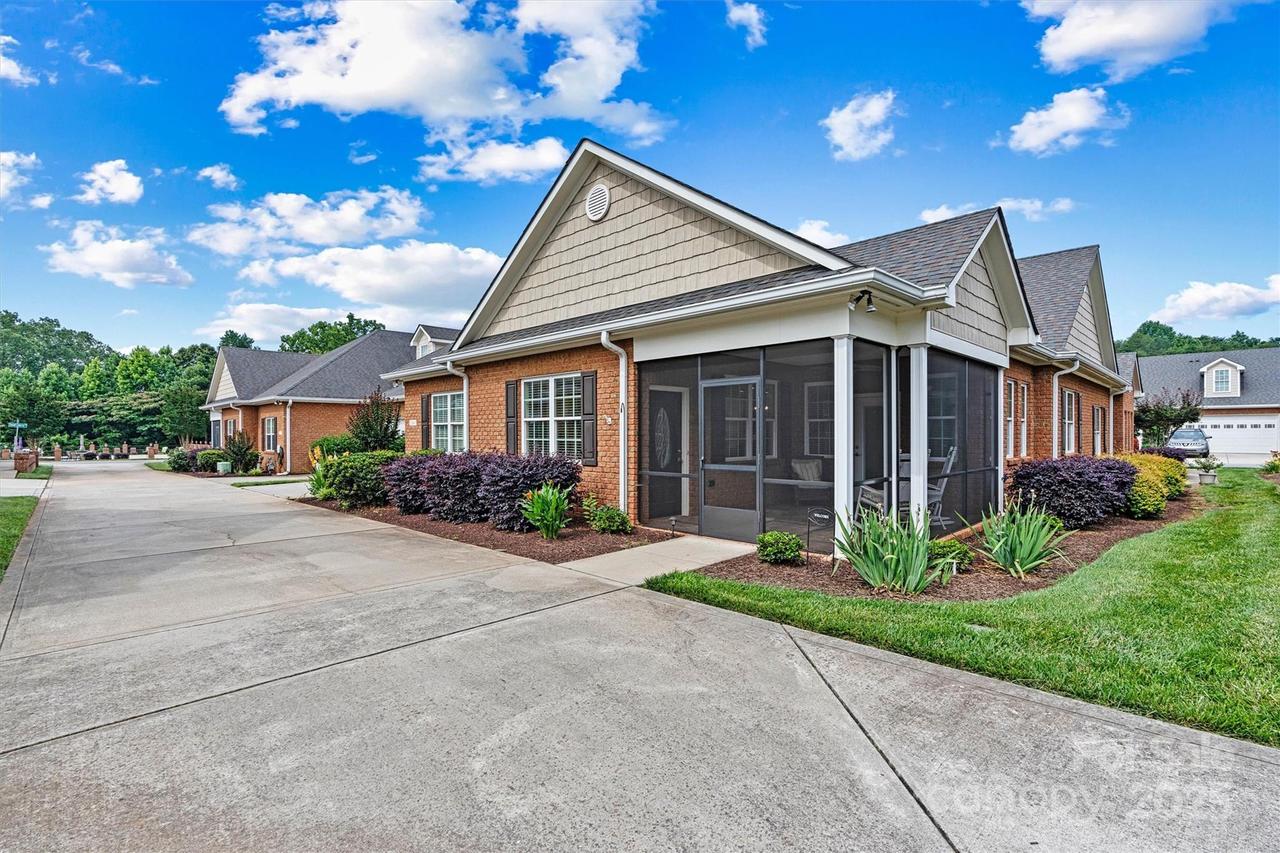 2369 Stardust Ct., Denver, NC 28037