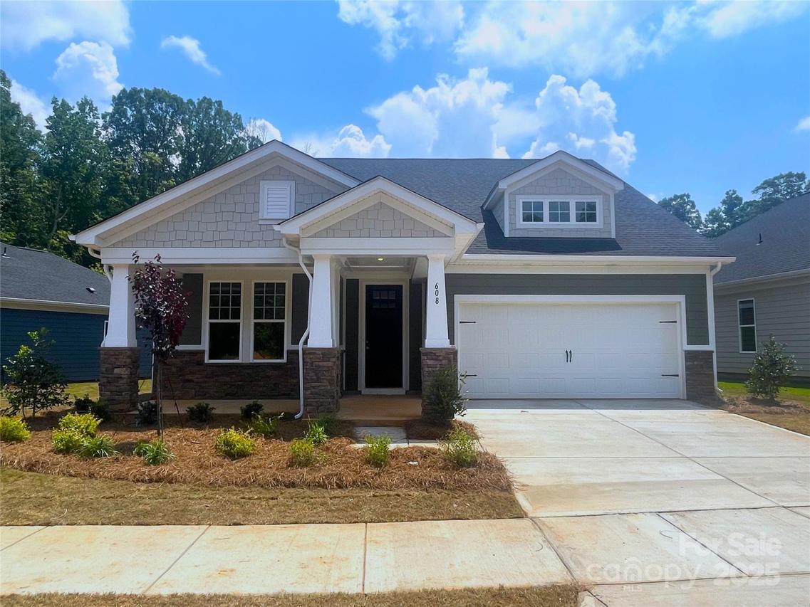 608 Banter Ln. #31, Cramerton, NC 28032