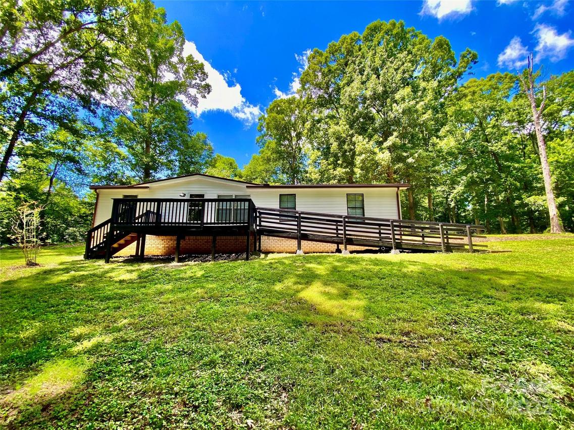 325 Scaley Bark Dr., Salisbury, NC 28147