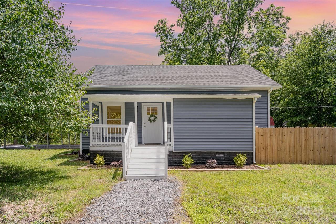 201 Valley St., Stanley, NC 28164