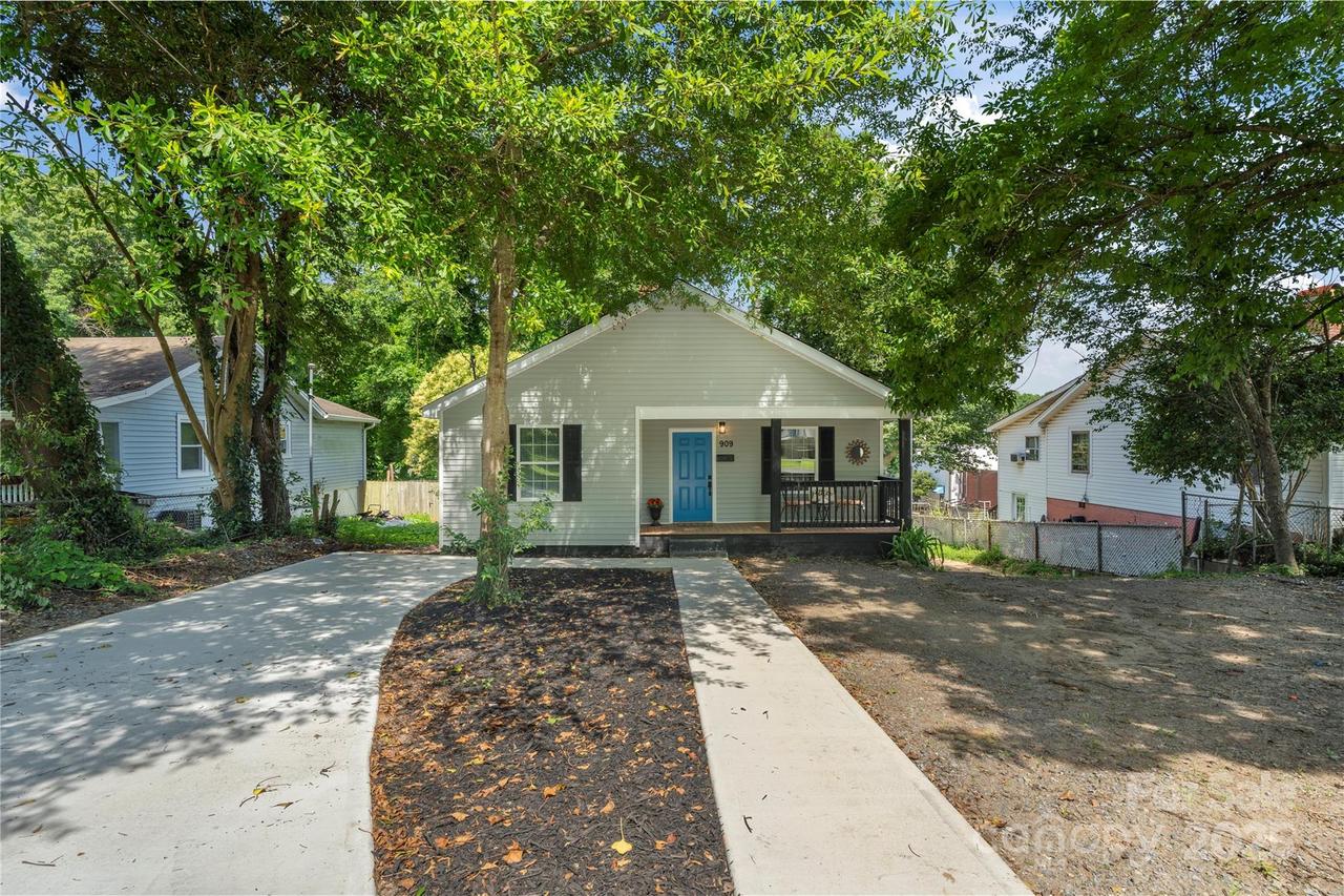 909 Gibbons St., Gastonia, NC 28052