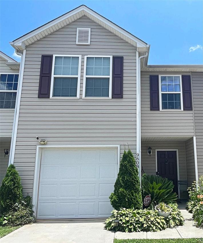9608 Brackenview Ct., Charlotte, NC 28214