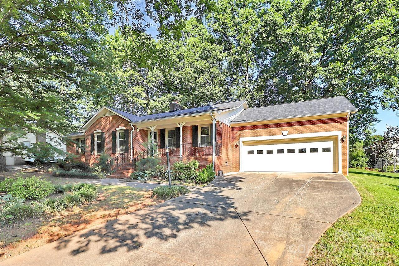 16509 Kimbolten Dr., Huntersville, NC 28078