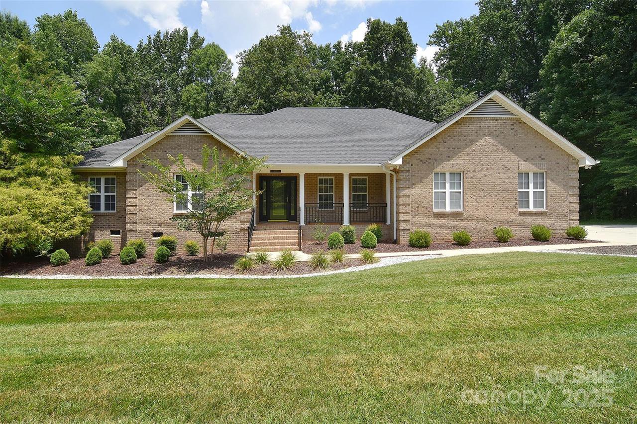 9117 Castle Garden Ln., Charlotte, NC 28215