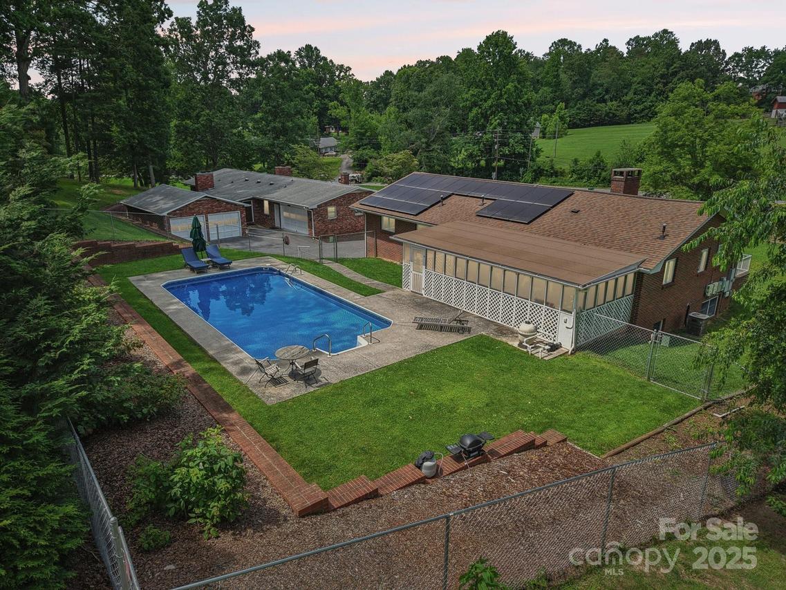 318 & 324 Old Leicester Hwy., Asheville, NC 28806