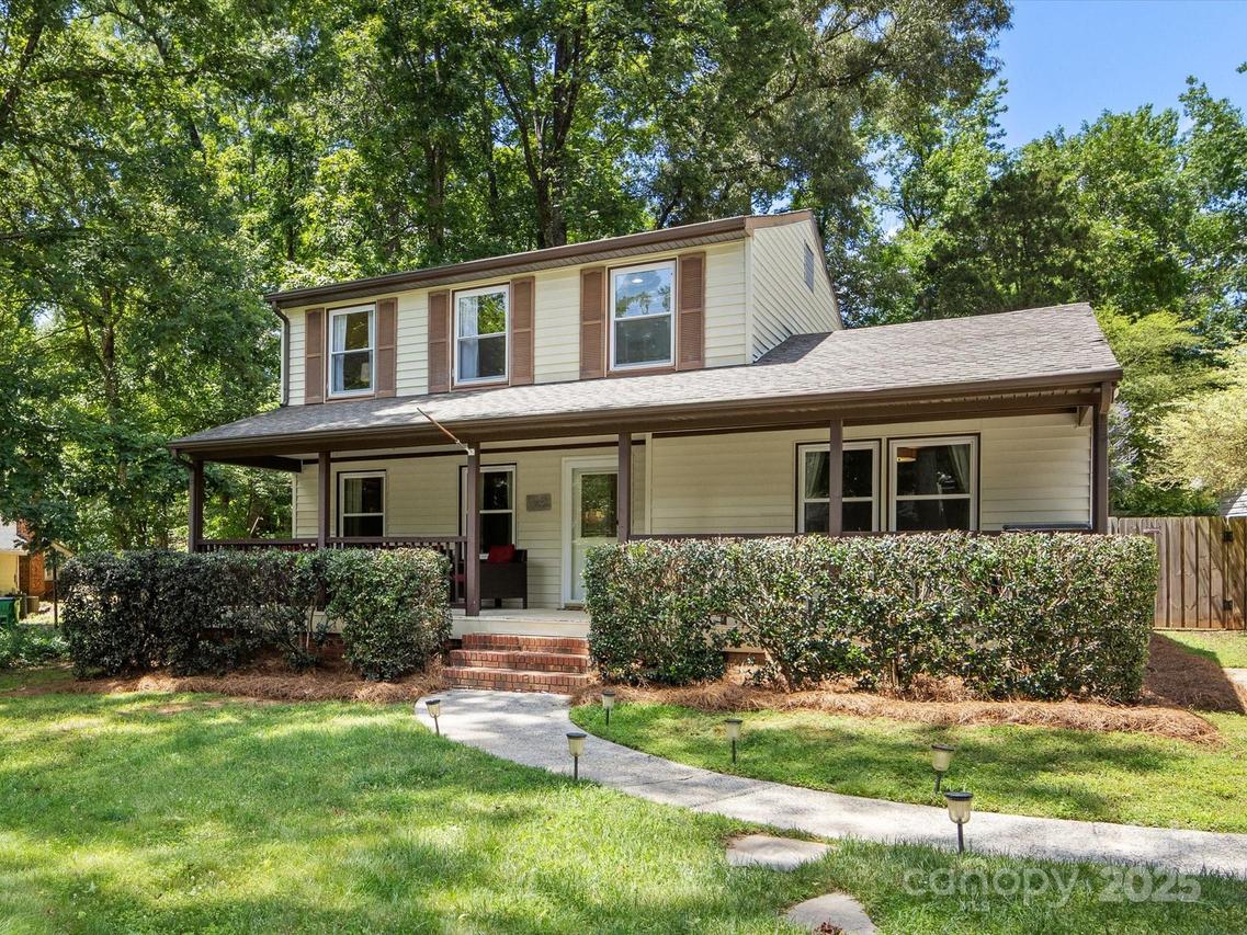 911 Munday Ct., Charlotte, NC 28270