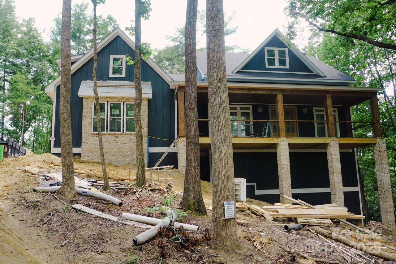 73 Summer Shade Ct., Hendersonville, NC 28792
