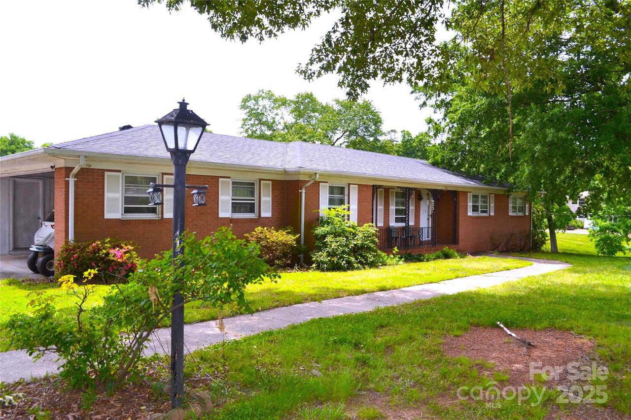 405 Wesley Heights Dr., Albemarle, NC 28001