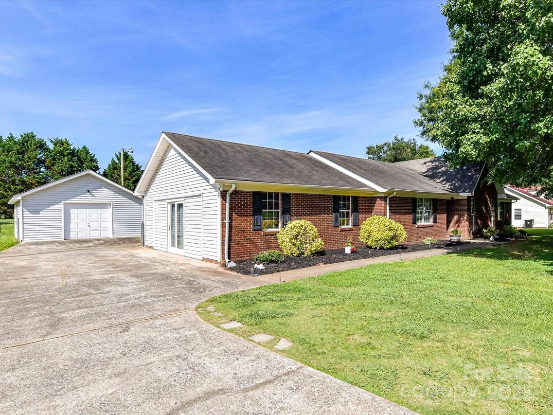 5105 Hampton Meadows Rd., Monroe, NC 28110