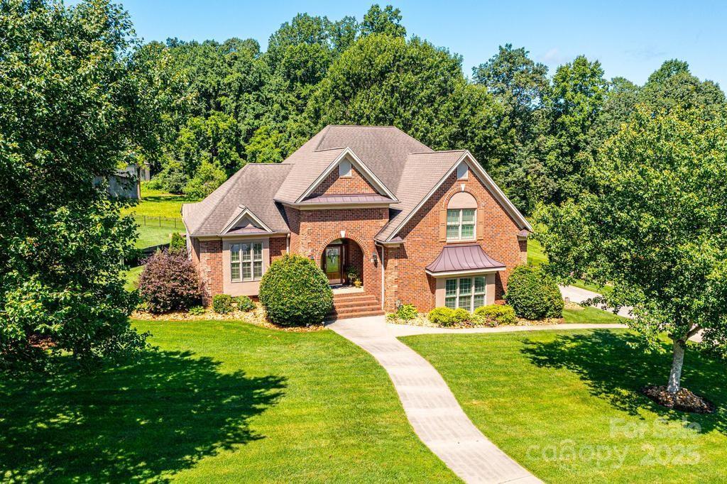 1083 Fox Chase Dr., Newton, NC 28658