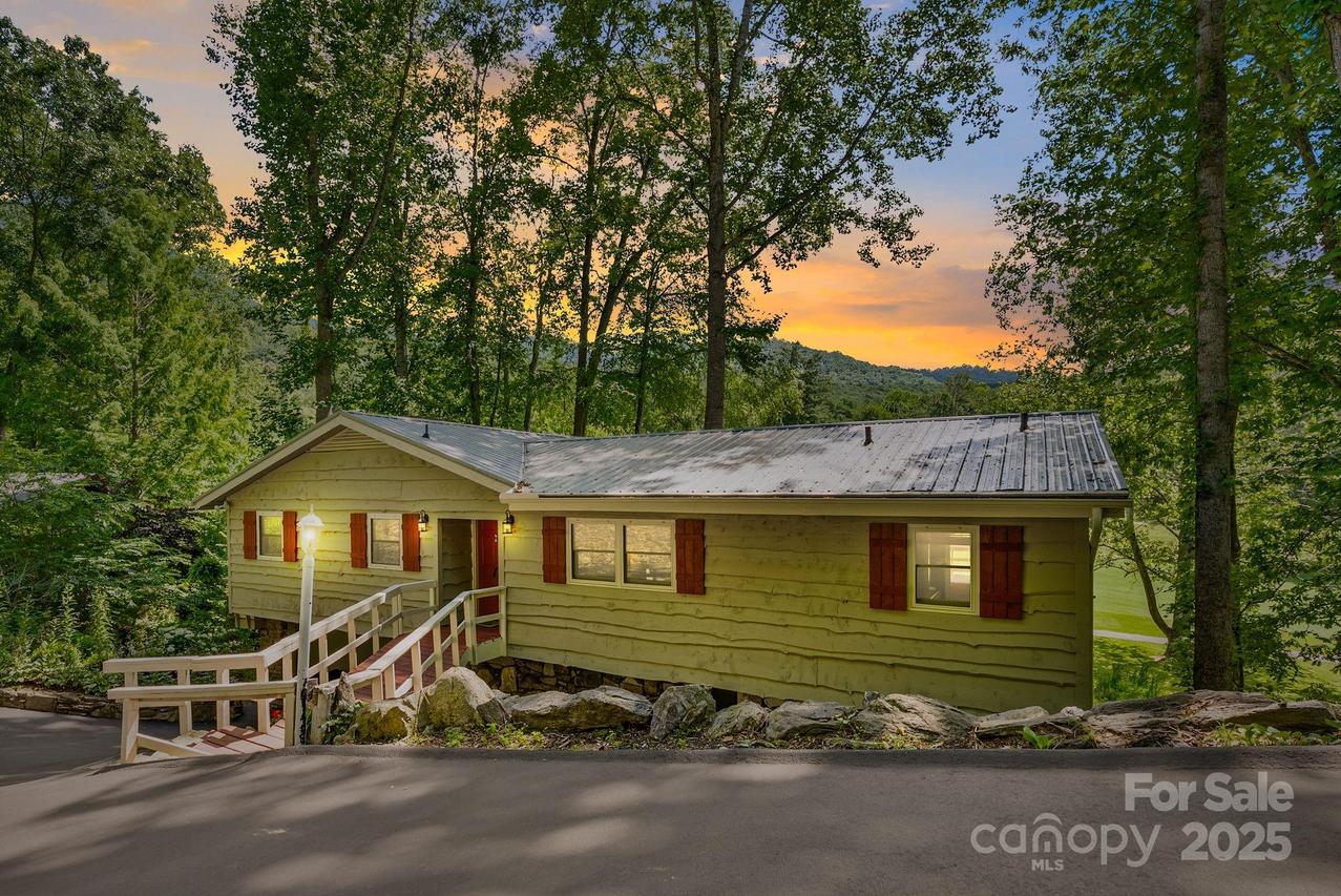 386 Country Club Dr. #C6, Canton, NC 28716
