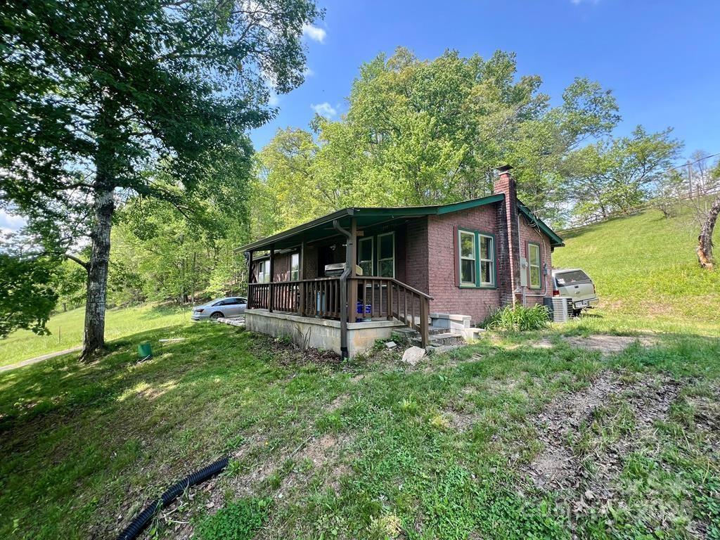 387 Sheep Rock Cove Rd., Whittier, NC 28789