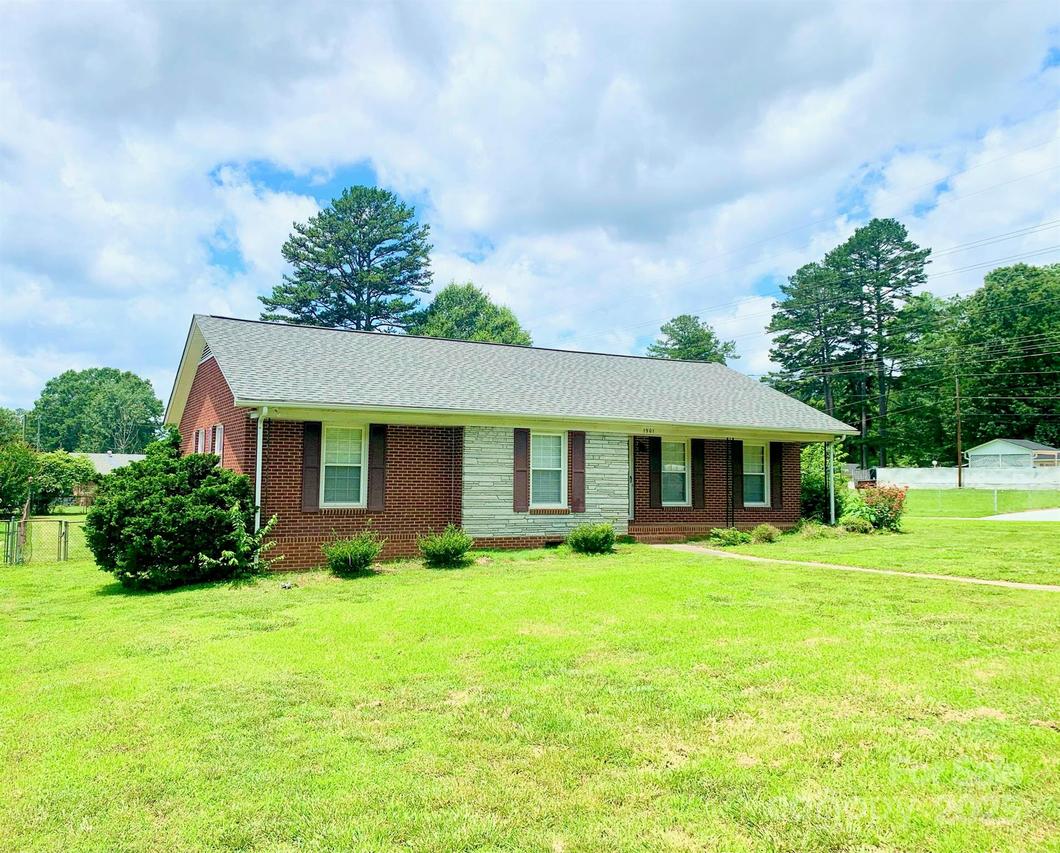 1901 Taylor Dr., Gastonia, NC 28052