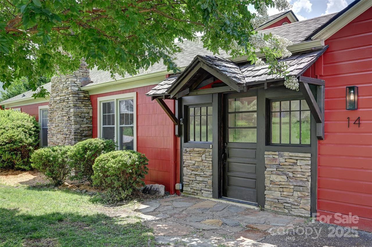 14 Monroe St., Brevard, NC 28712