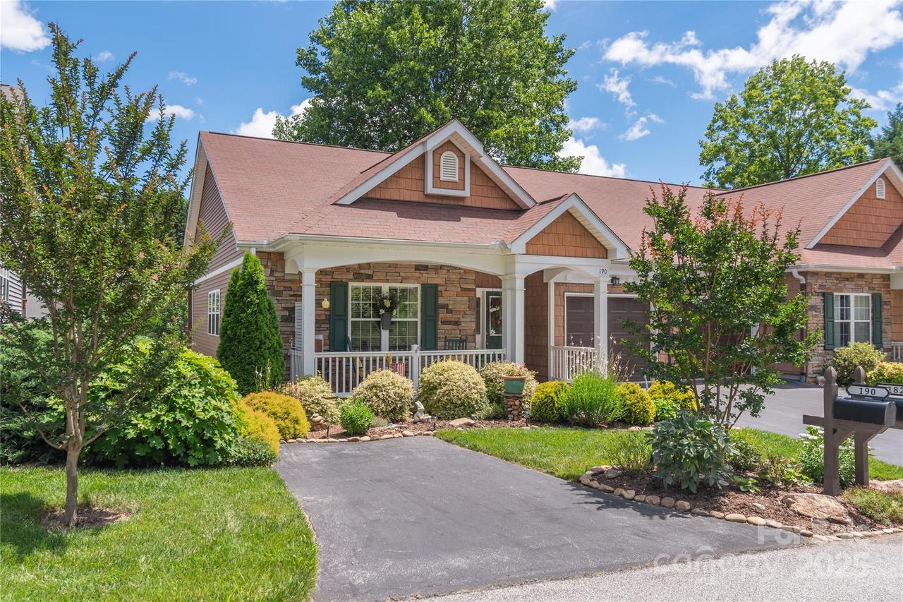 190 Shaws Creek Farm Rd., Hendersonville, NC 28739