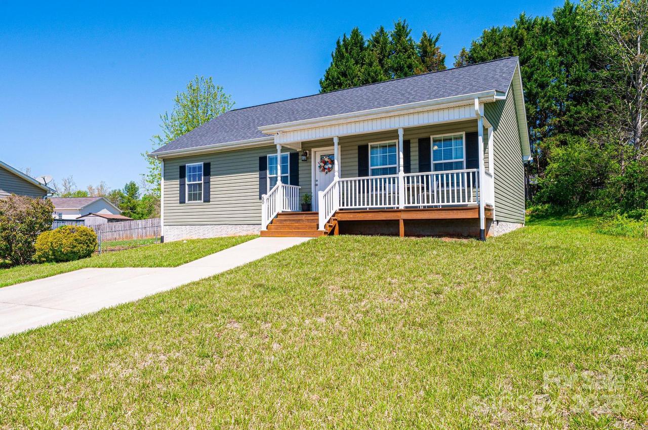 50 Serenity Ln., Hickory, NC 28601
