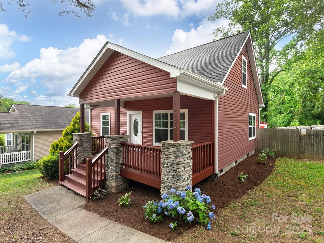 78 W Chapel Rd., Asheville, NC 28803