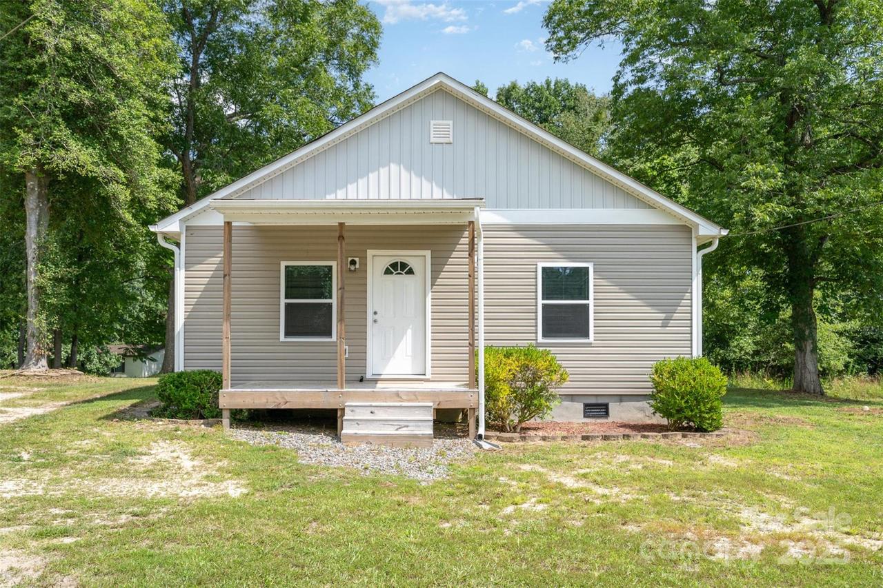 213 Pinewood Dr., Grover, NC 28073